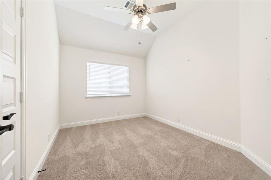 Spacious, unfurnished interior of a new home in Stone River Glen, Royse City (Image 28). Spacious, unfurnished interior of a new home in Stone River Glen, Royse City (Image 28).