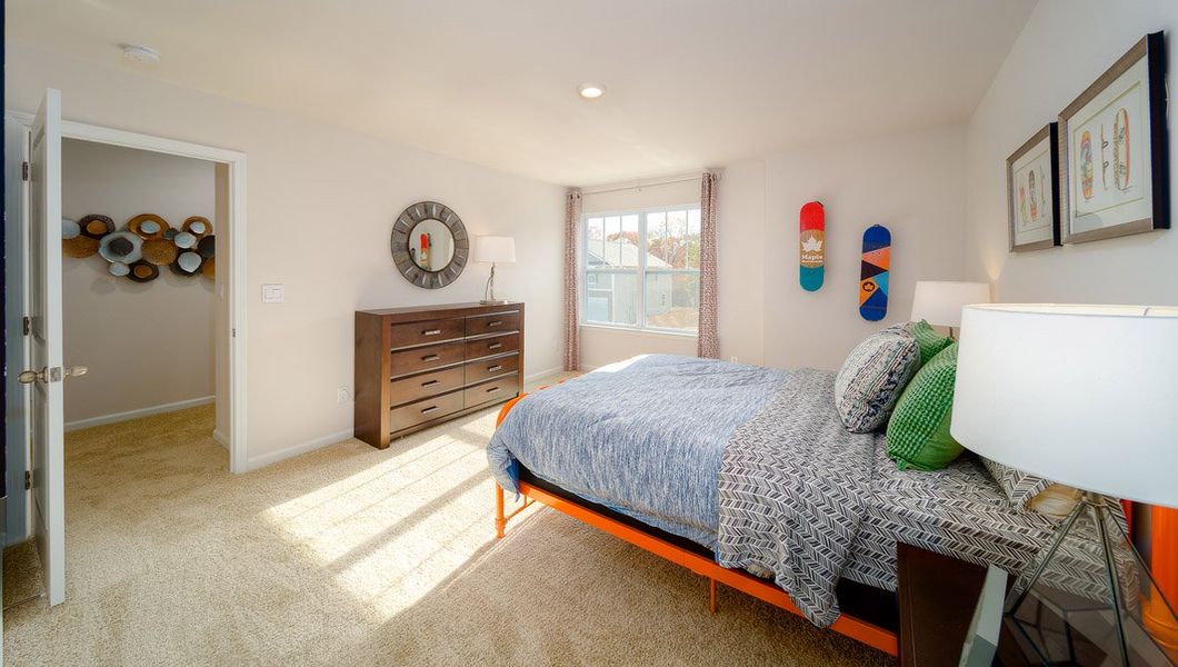 Furnished interior view inside a new home in Valleywood Farms, Waynesville (Image 26).