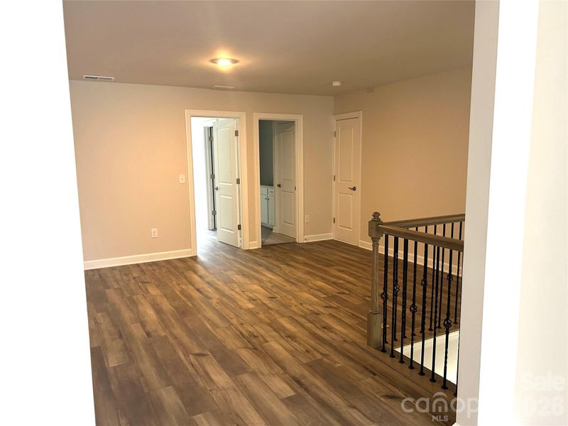 Spacious, unfurnished interior of a new home in Roselyn, Lancaster (Image 10).