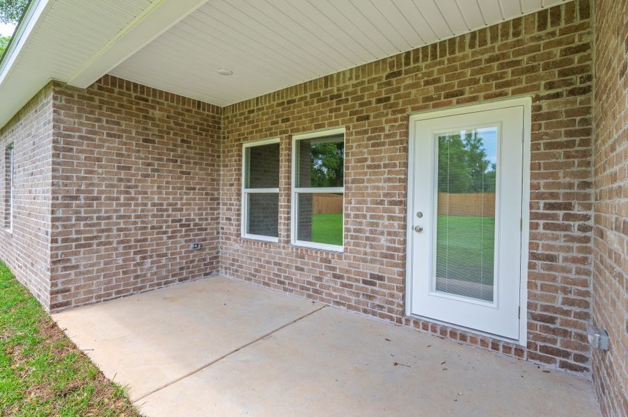 Exterior details and patio area of a home in Barton's Bend, Crestview (Image 2). Exterior details and patio area of a home in Barton's Bend, Crestview (Image 2).