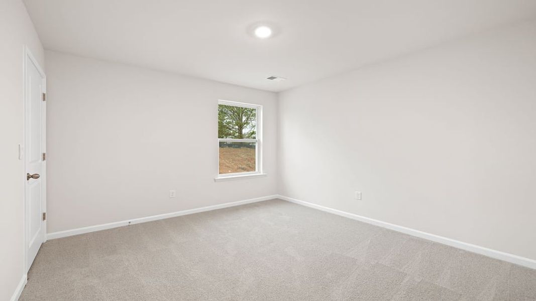 Spacious, unfurnished interior of a new home in Seneca Falls, Seneca (Image 25).