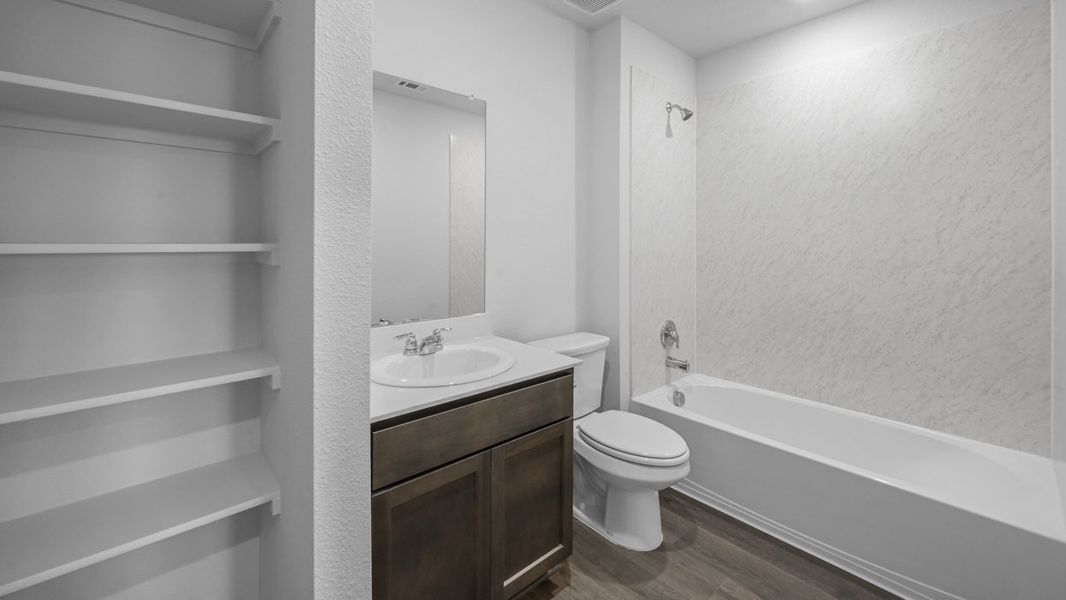 Furnished interior view inside a new home in Elevon, Lavon (Image 9).