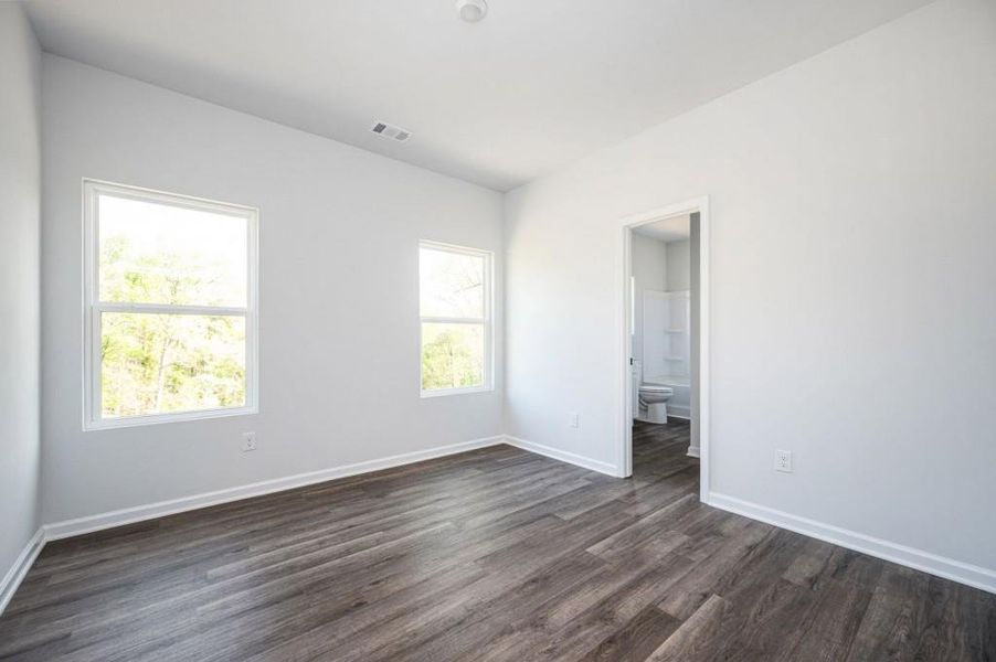 Spacious, unfurnished interior of a new home in , Atlanta (Image 27).