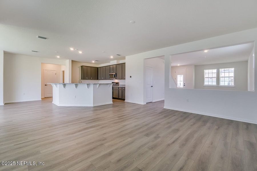 Spacious, unfurnished interior of a new home in Copper Ridge, Jacksonville (Image 27).