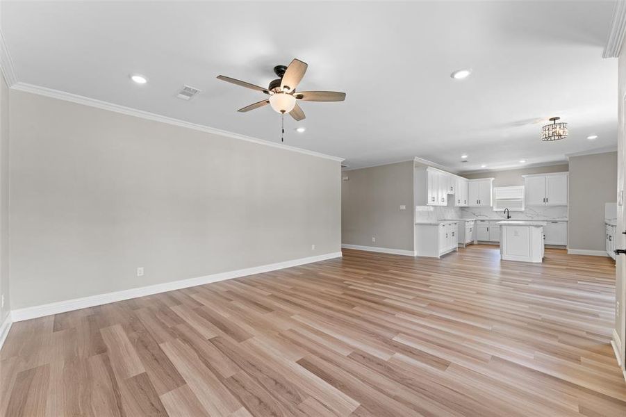 Spacious, unfurnished interior of a new home in , Dallas (Image 13).