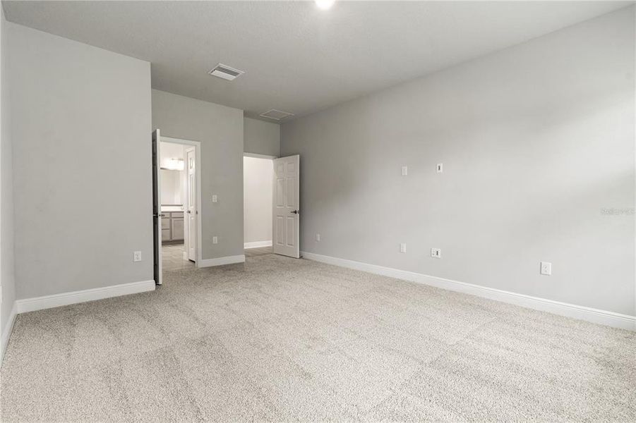 Spacious, unfurnished interior of a new home in , Parrish (Image 29).
