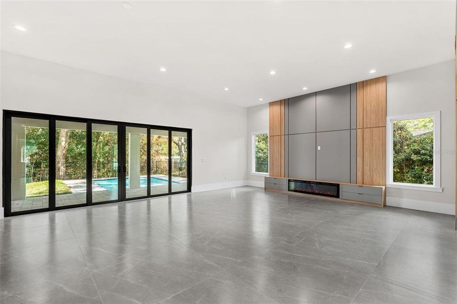 Spacious, unfurnished interior of a new home in , Winter Park (Image 46).