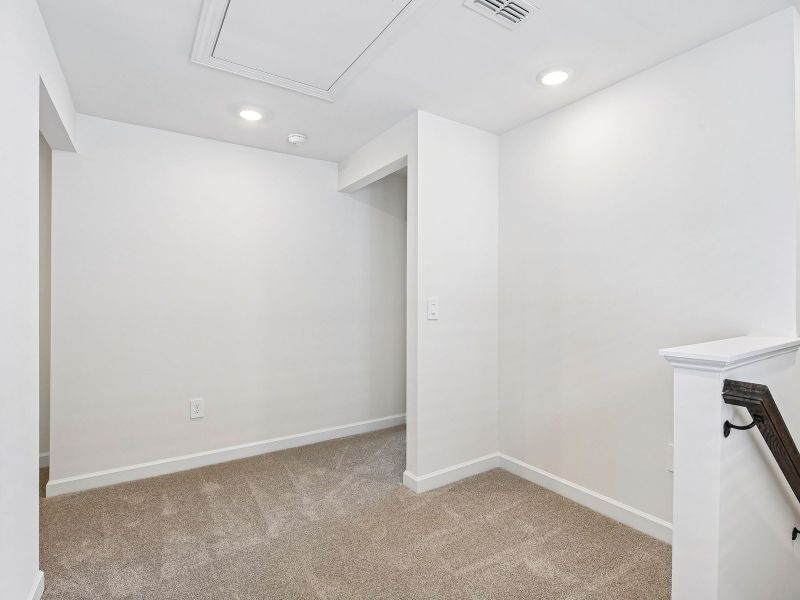 Spacious, unfurnished interior of a new home in Avalon, Gastonia (Image 11).