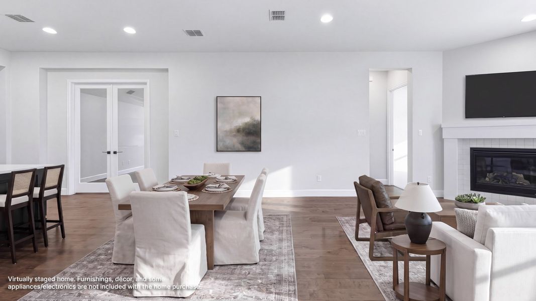 Furnished interior view inside a new home in Eliana, McKinney (Image 6).