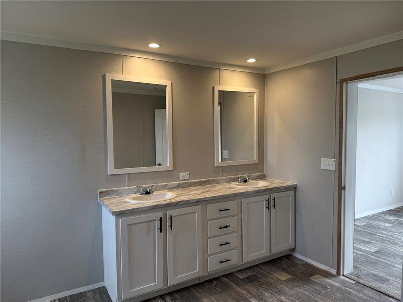 Furnished interior view inside a new home in , Weatherford (Image 6).