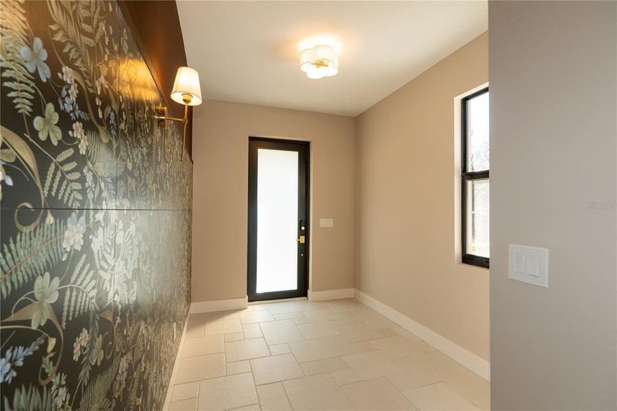 Spacious, unfurnished interior of a new home in , Tampa (Image 27).