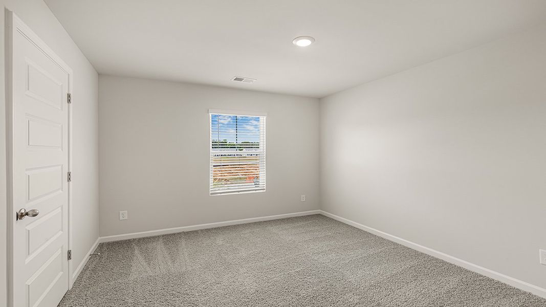 Spacious, unfurnished interior of a new home in Echo Glen, Stockbridge (Image 31).