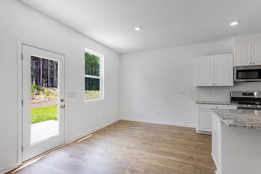 Spacious, unfurnished interior of a new home in Heritage River, Euharlee (Image 10).
