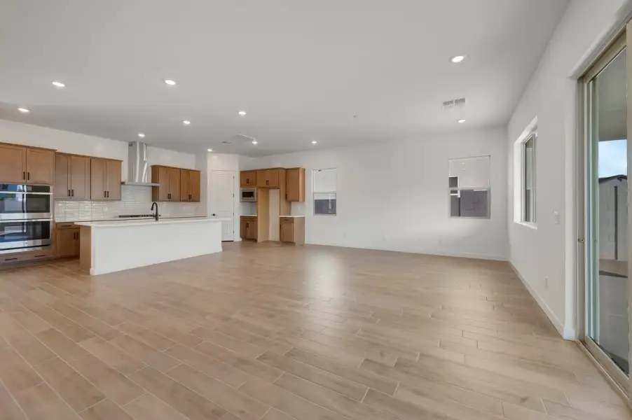 Spacious, unfurnished interior of a new home in Soleo, San Tan Valley (Image 19). Spacious, unfurnished interior of a new home in Soleo, San Tan Valley (Image 19).