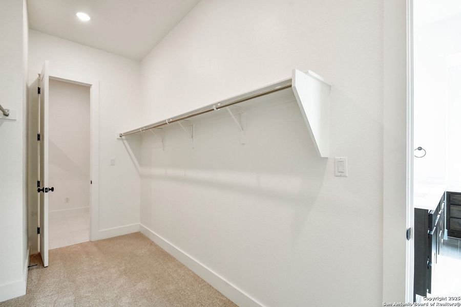 Spacious, unfurnished interior of a new home in La Cima: 70ft. lots, San Marcos (Image 17). Spacious, unfurnished interior of a new home in La Cima: 70ft. lots, San Marcos (Image 17).