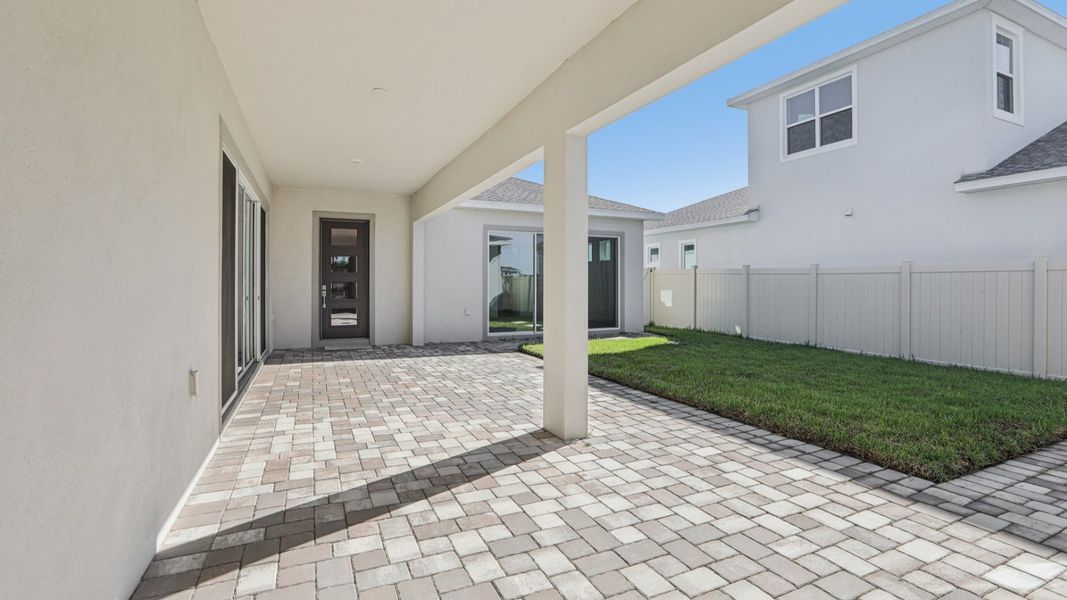 The Covered Lanai and Courtyard The Covered Lanai and Courtyard