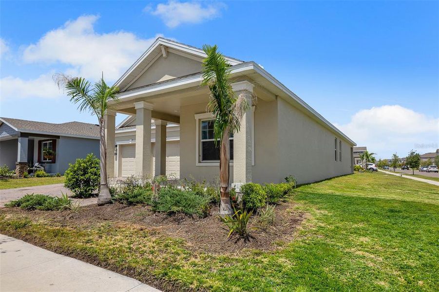 Exterior details and patio area of a home in Tohoqua, Kissimmee (Image 3). Exterior details and patio area of a home in Tohoqua, Kissimmee (Image 3).