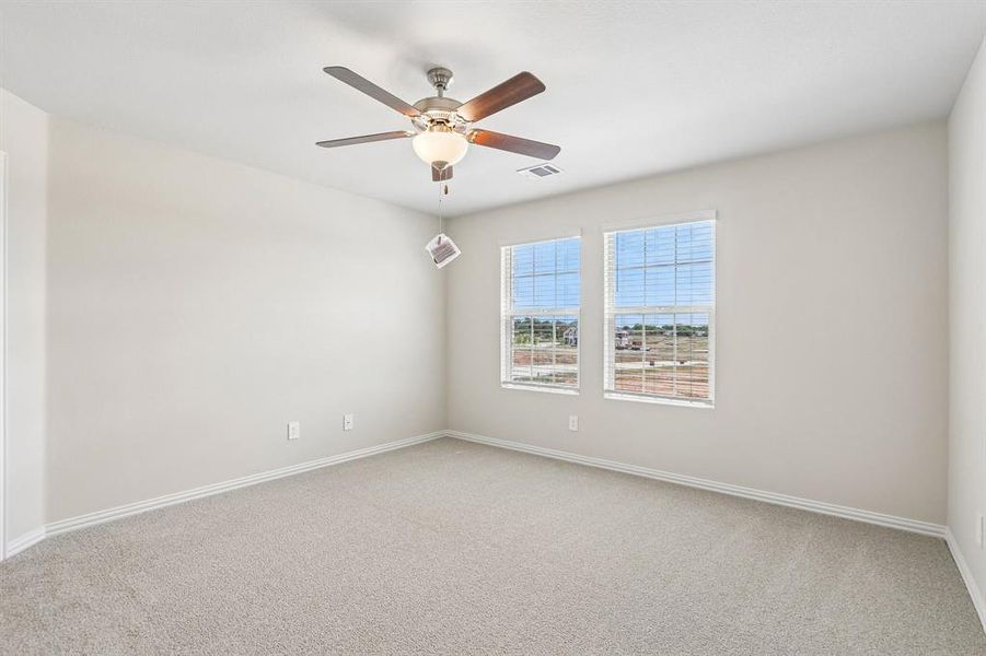 Spacious, unfurnished interior of a new home in Oak Ridge Park, Corinth (Image 27).