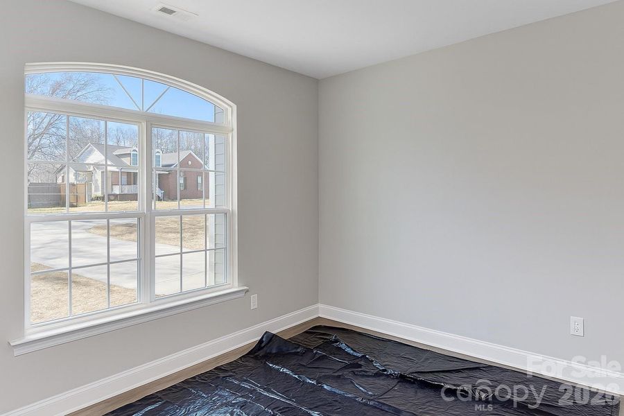 Spacious, unfurnished interior of a new home in , Concord (Image 10).