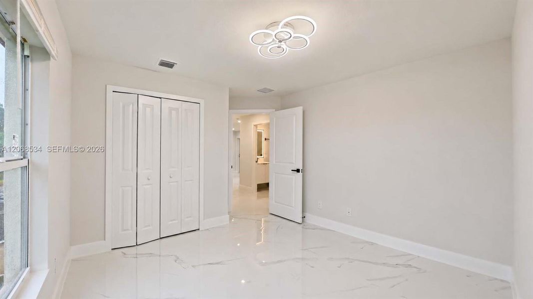 Spacious, unfurnished interior of a new home in , Lehigh Acres (Image 20).
