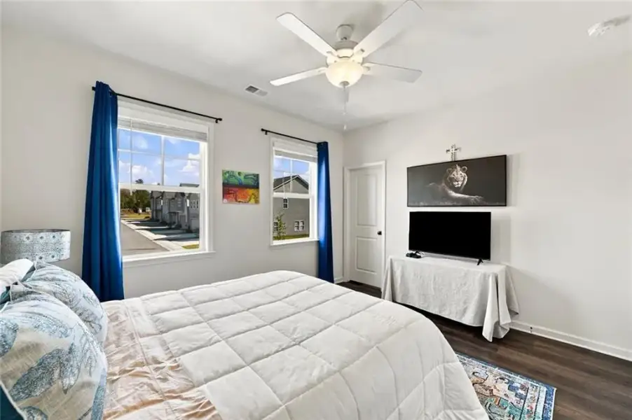 Furnished interior view inside a new home in , Jasper (Image 40).
