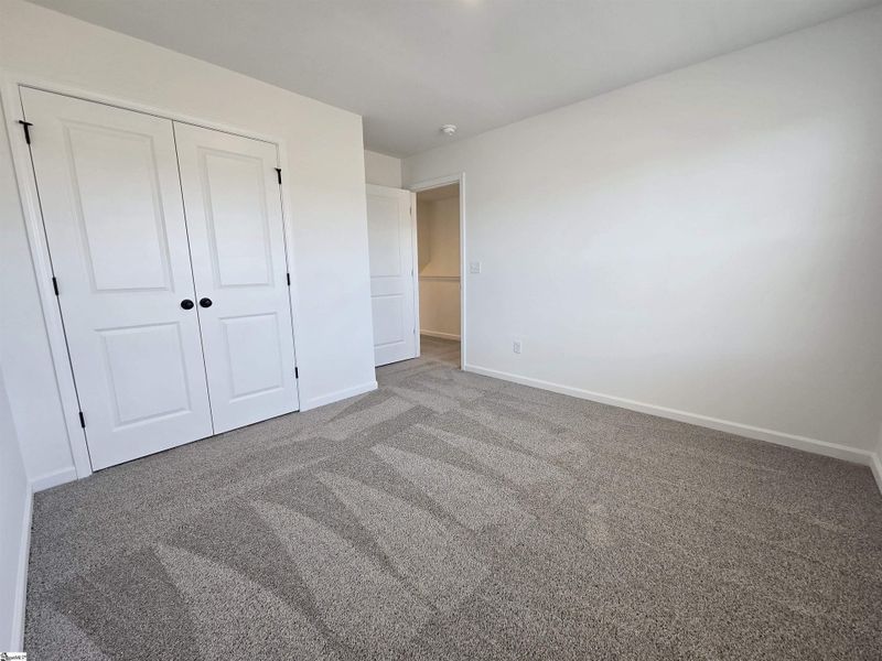 Spacious, unfurnished interior of a new home in Shiloh Trail, Wellford (Image 31).