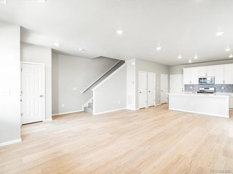 Spacious, unfurnished interior of a new home in Painted Prairie, Aurora (Image 18).
