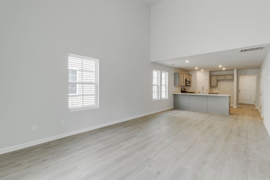 Spacious, unfurnished interior of a new home in Bluefield, Lexington (Image 20).