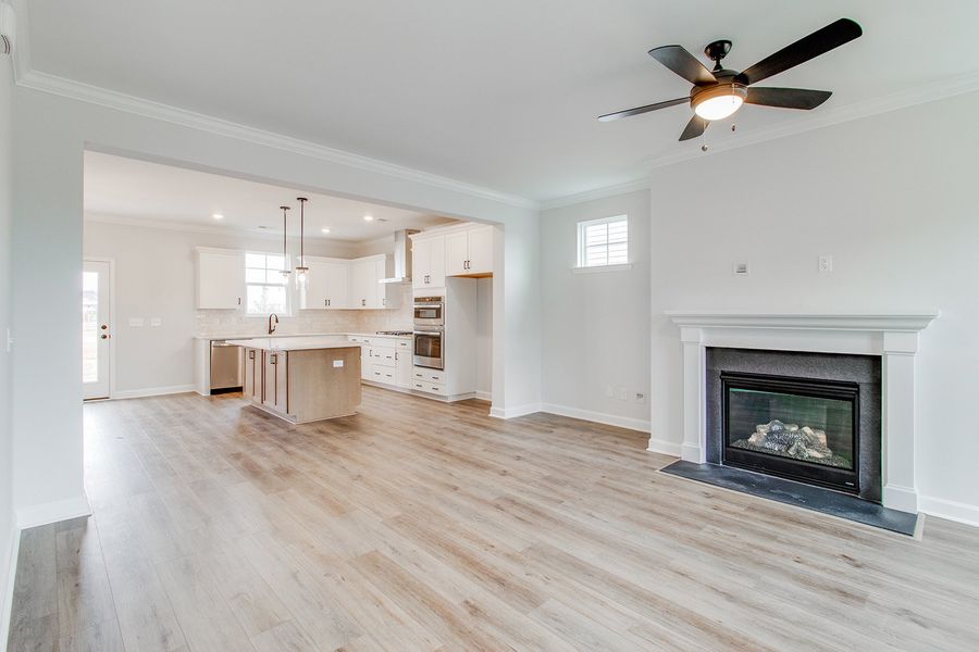 Spacious, unfurnished interior of a new home in Hendrix Farms, Lexington (Image 15).