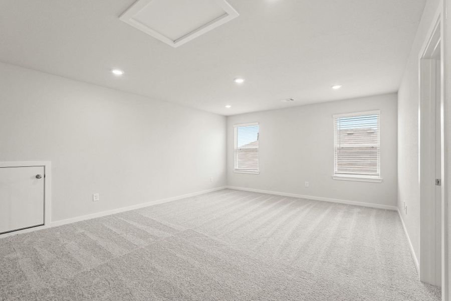 Spacious, unfurnished interior of a new home in Paloma at Sanford Farms, Waller (Image 20).