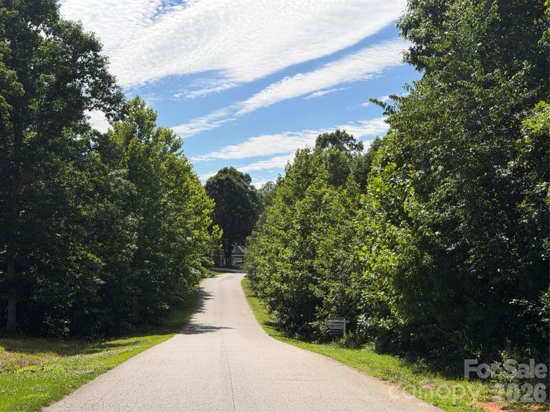 Natural landscape and outdoor views near in Statesville (Image 6). Natural landscape and outdoor views near in Statesville (Image 6).