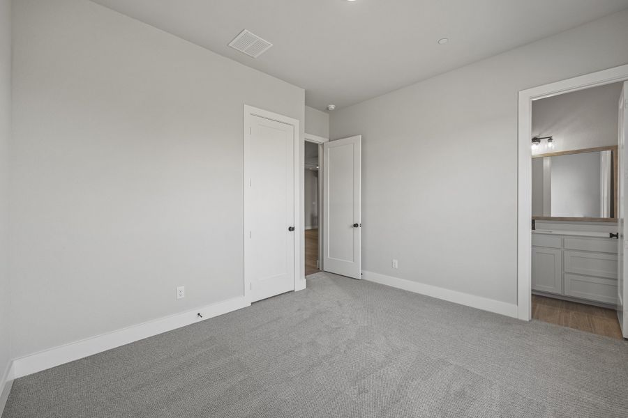 Representative unfurnished interior of a home built from the Lancaster by Windsor Homes in Ridge Pointe Estates, McLendon-Chisholm (Image 40). Representative unfurnished interior of a home built from the Lancaster by Windsor Homes in Ridge Pointe Estates, McLendon-Chisholm (Image 40).
