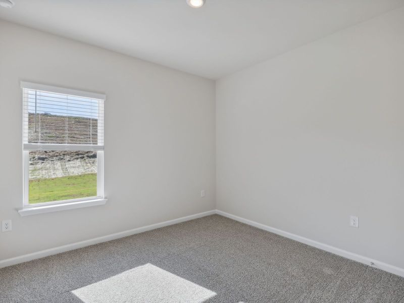 Spacious, unfurnished interior of a new home in Northwoods at Mirror Lake, Villa Rica (Image 16).