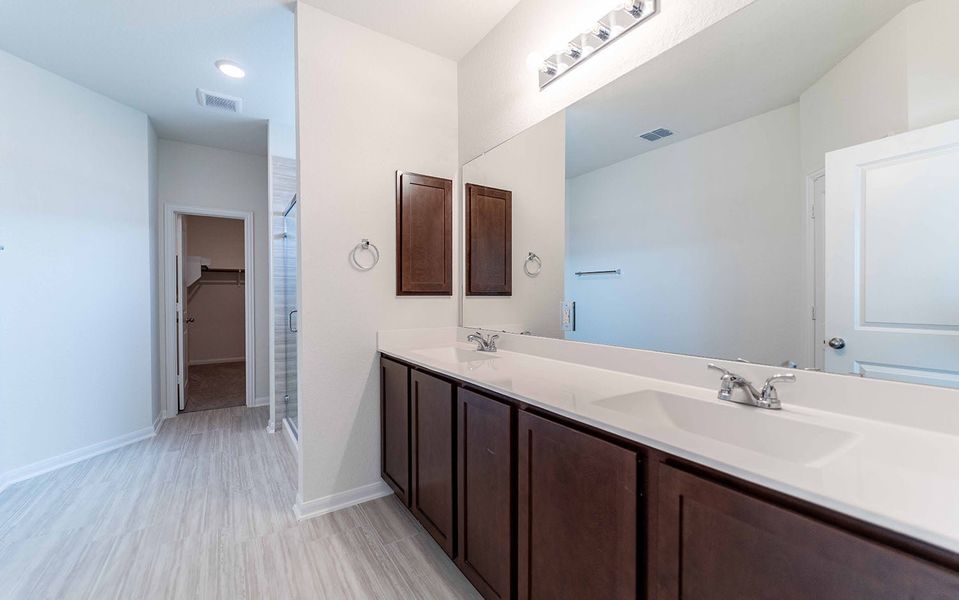 Furnished interior view inside a new home in Hannah Heights, Seguin (Image 7).