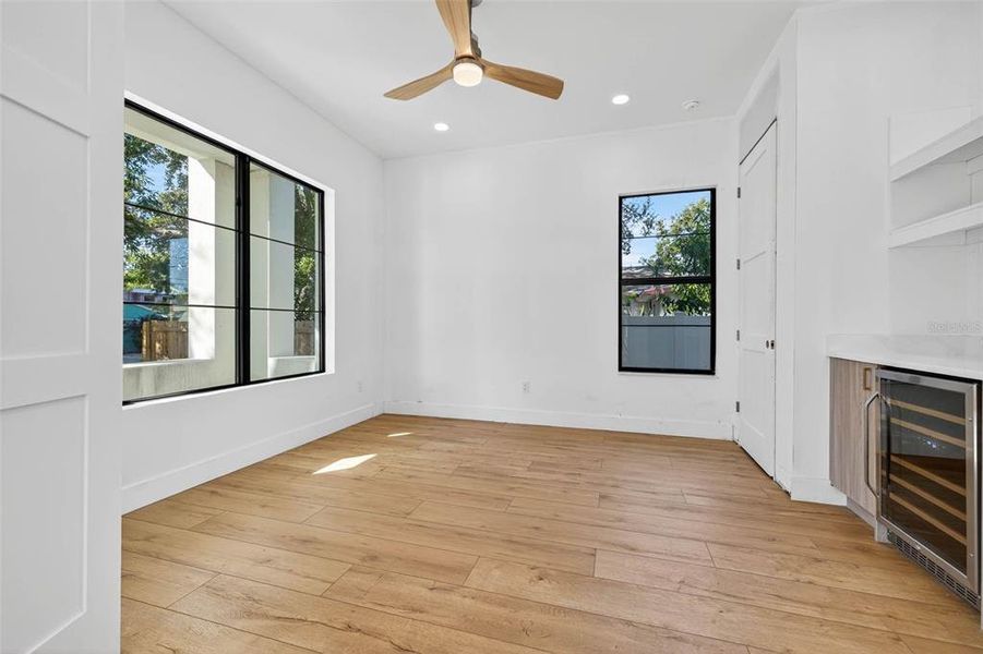 Spacious, unfurnished interior of a new home in , St. Petersburg (Image 26).