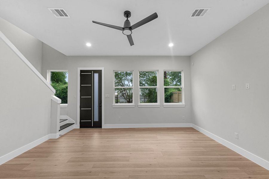 Spacious, unfurnished interior of a new home in , Houston (Image 14).