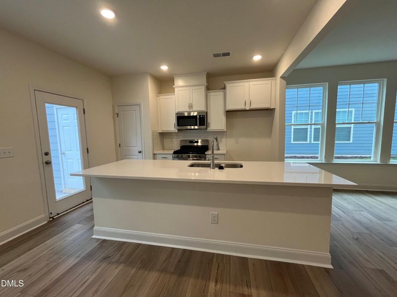 9' island for additional storage/seating