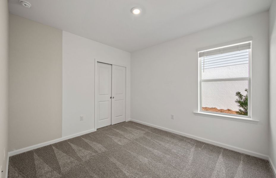Spacious, unfurnished interior of a new home in Reagan Landing, Bradenton (Image 13).