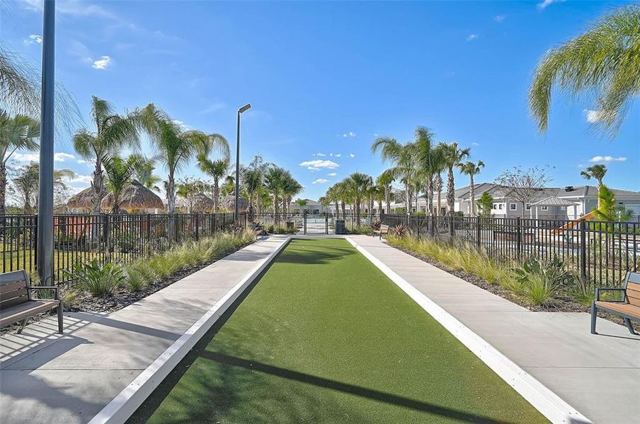 Community amenities in Prosperity Lakes Active Adult: Active Adult Manors, Parrish (Image 21).