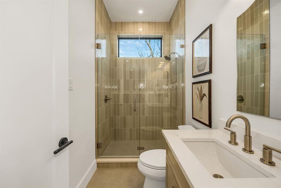 Furnished interior view inside a new home in , Dallas (Image 36).