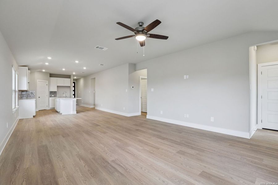 Spacious, unfurnished interior of a new home in Lark Canyon, New Braunfels (Image 48). Spacious, unfurnished interior of a new home in Lark Canyon, New Braunfels (Image 48).