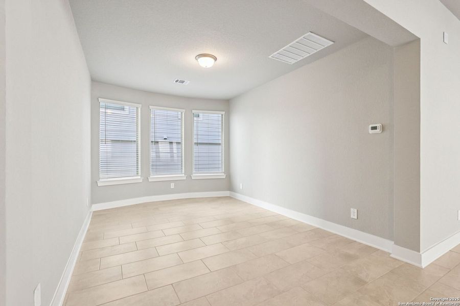 Spacious, unfurnished interior of a new home in Legendary Trails - Premier Series, Cibolo (Image 16).