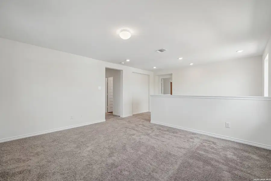 Spacious, unfurnished interior of a new home in , San Antonio (Image 14).