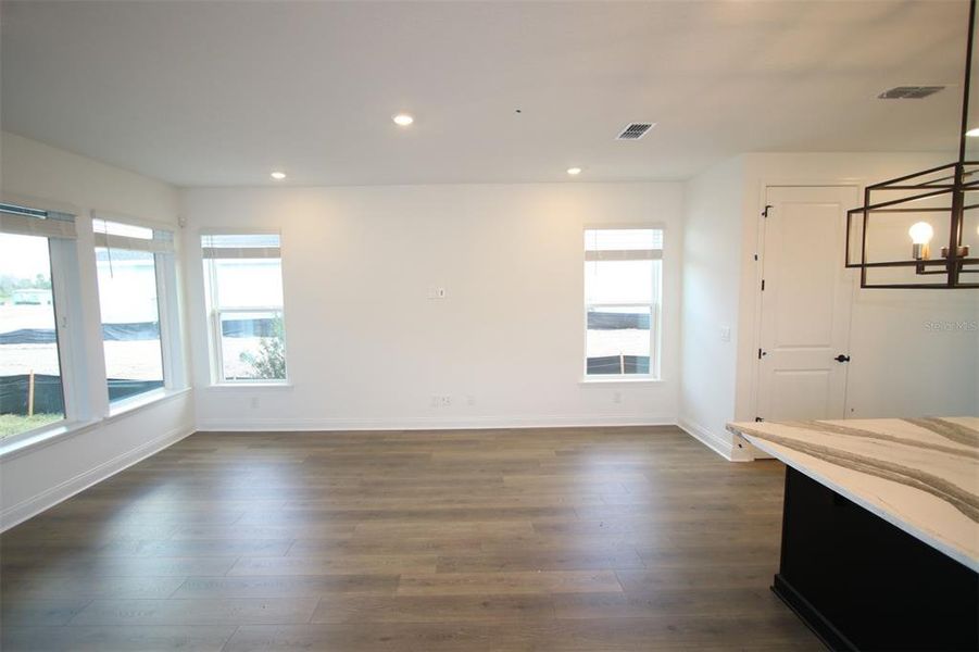 Spacious, unfurnished interior of a new home in Weslyn Park in Sunbridge 34', St. Cloud (Image 14).