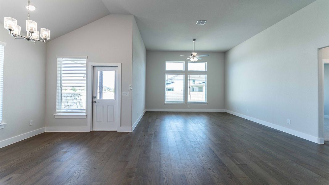 Spacious, unfurnished interior of a new home in Santa Rita Ranch, Liberty Hill (Image 19).