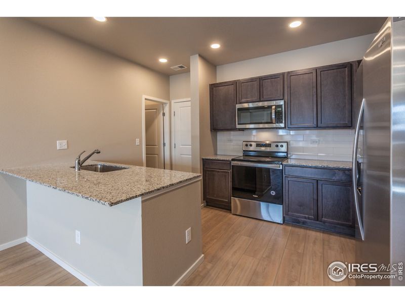 EXAMPLE PHOTO: KITCHEN W/ ISLAND