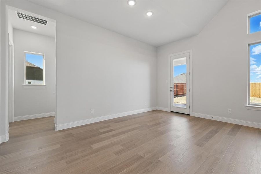 Spacious, unfurnished interior of a new home in Lakeshore Bluffs, Shady Shores (Image 18). Spacious, unfurnished interior of a new home in Lakeshore Bluffs, Shady Shores (Image 18).