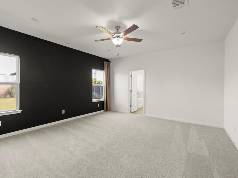 Spacious, unfurnished interior of a new home in Cool Water at Sonterra, Jarrell (Image 21).