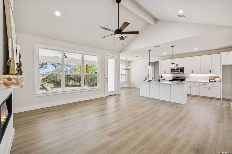 Spacious, unfurnished interior of a new home in , Fischer (Image 18).