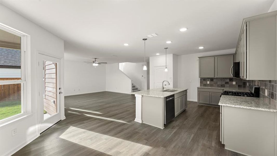 11. 1118 Falls Rush - Dining (2)